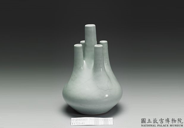 清 雍正 仿汝釉瓷五管瓶