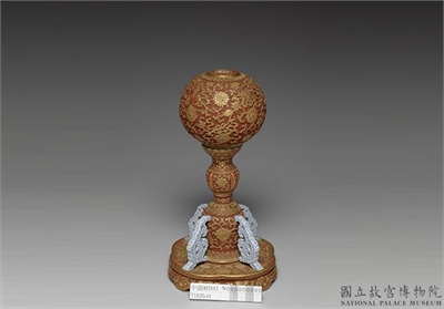 清 乾隆 仿雕漆描金瓷冠架
