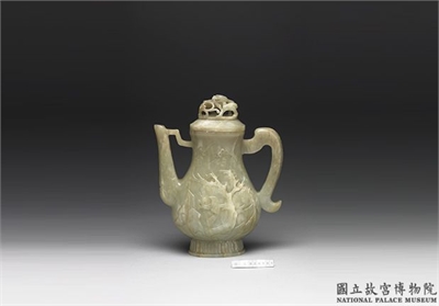 清 青玉雕梅花执壶